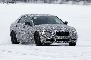 Jaguar XE - Foto spia 25-03-2014