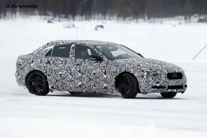 Jaguar XE - Foto spia 25-03-2014
