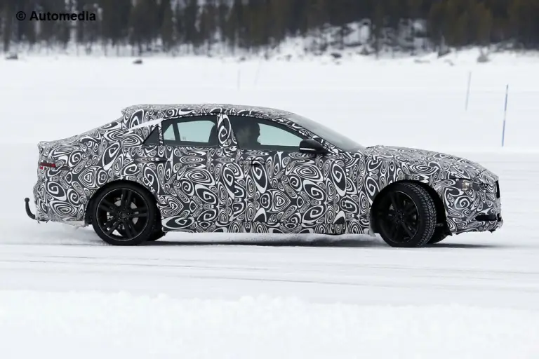 Jaguar XE - Foto spia 25-03-2014 - 4