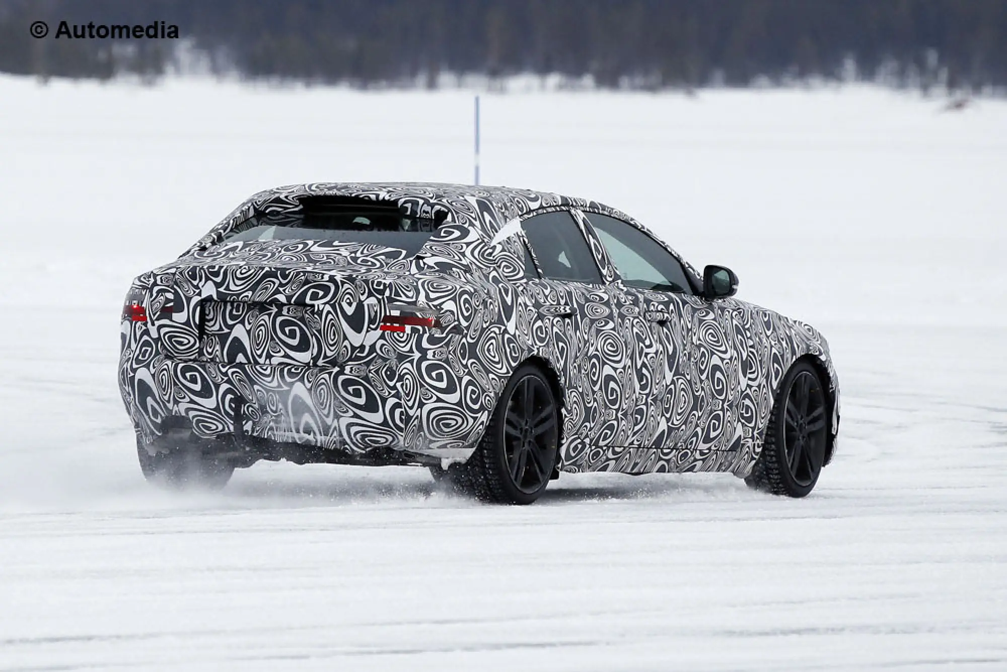 Jaguar XE - Foto spia 25-03-2014 - 7