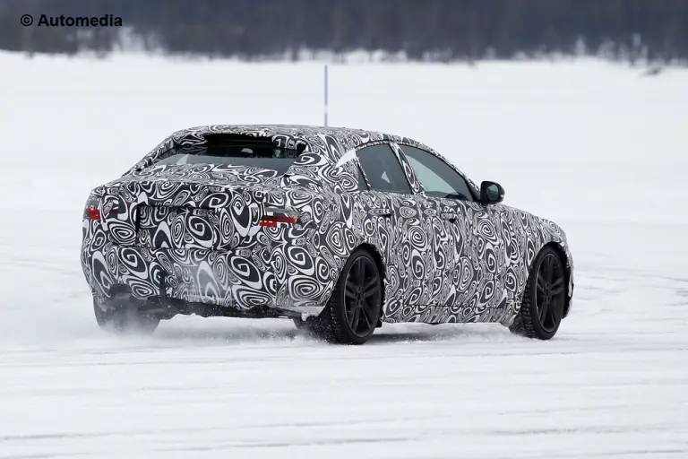 Jaguar XE - Foto spia 25-03-2014 - 7