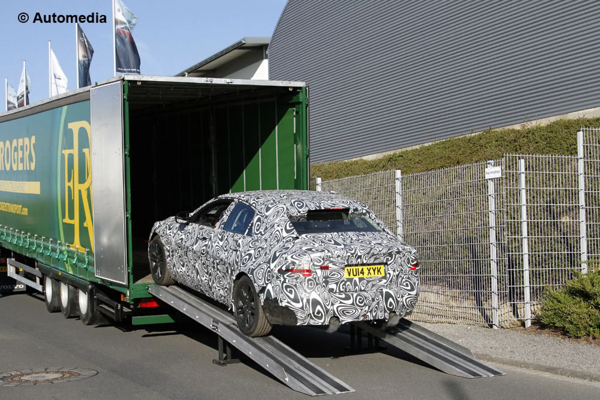 Jaguar XE - Foto spia 30-04-2014 - 2