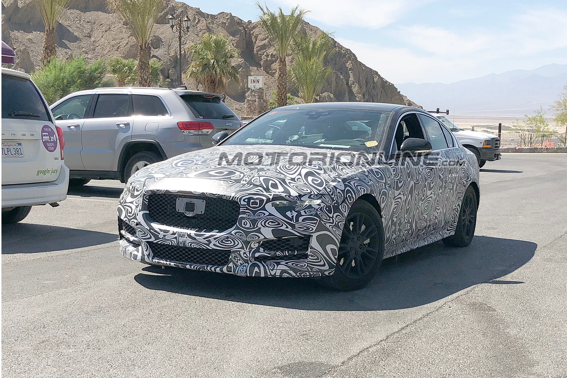 Jaguar XE foto spia 30 agosto 2018