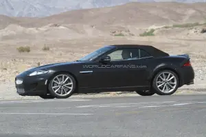 Jaguar XE foto spia luglio 2011