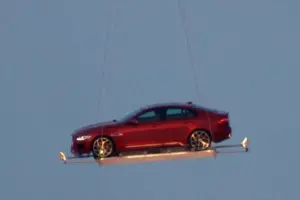 Jaguar XE - Foto spia premiere a Londra - 3