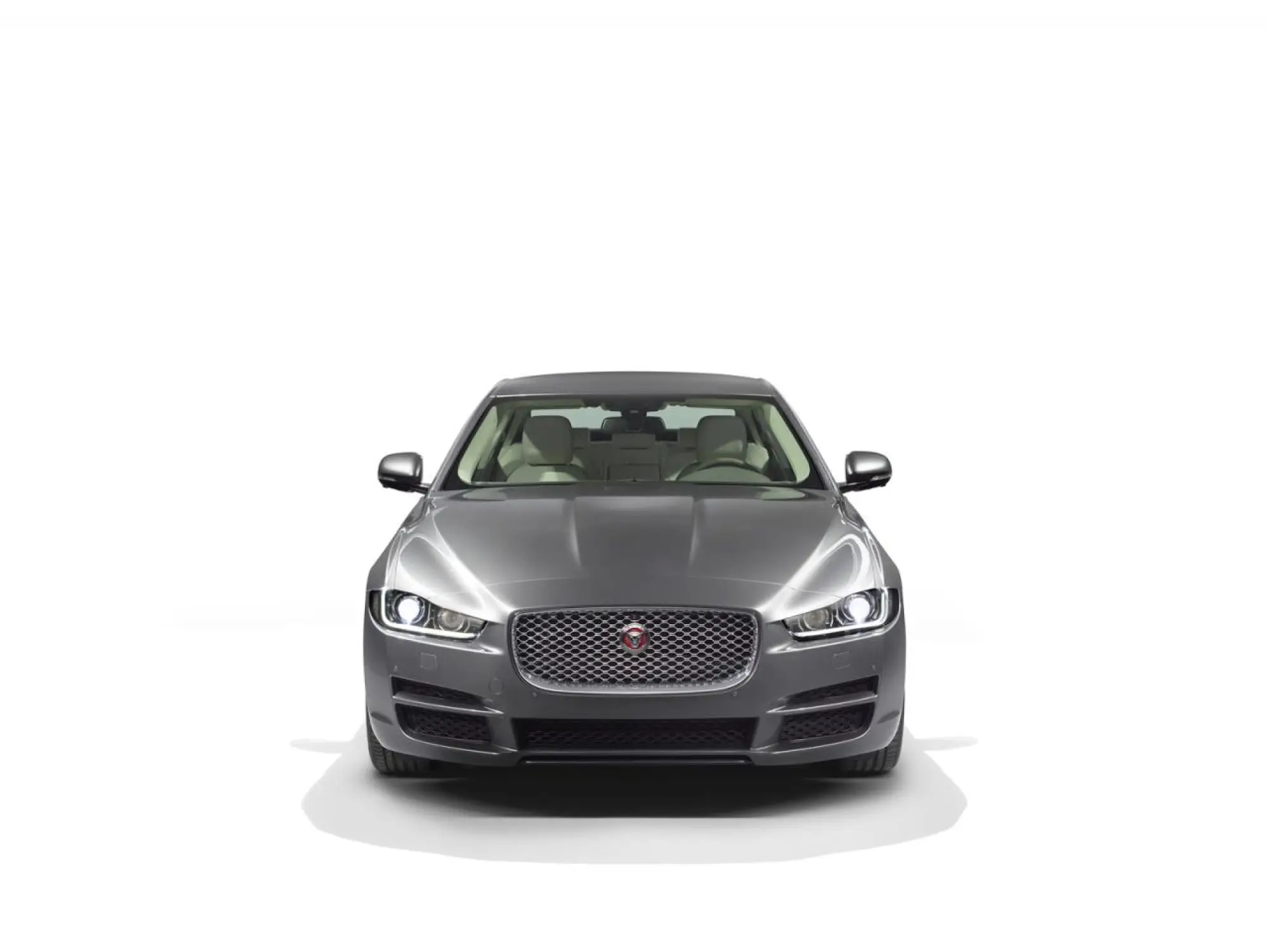 Jaguar XE - Foto ufficiali - 32