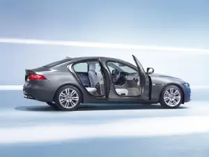 Jaguar XE - Foto ufficiali