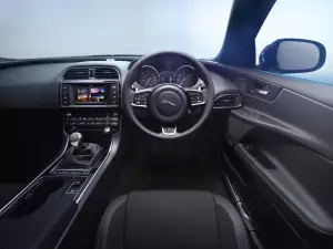 Jaguar XE - Foto ufficiali