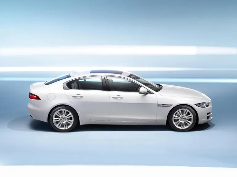 Jaguar XE - Foto ufficiali - 52