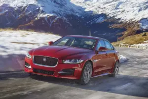 Jaguar XE; Land Rover Discovery Sport e Range Rover Evoque Convertible