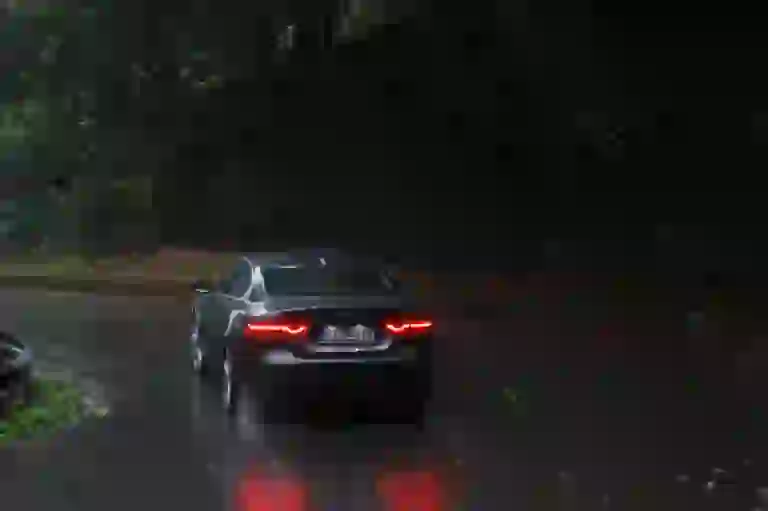 Jaguar XE: prova su strada - 12