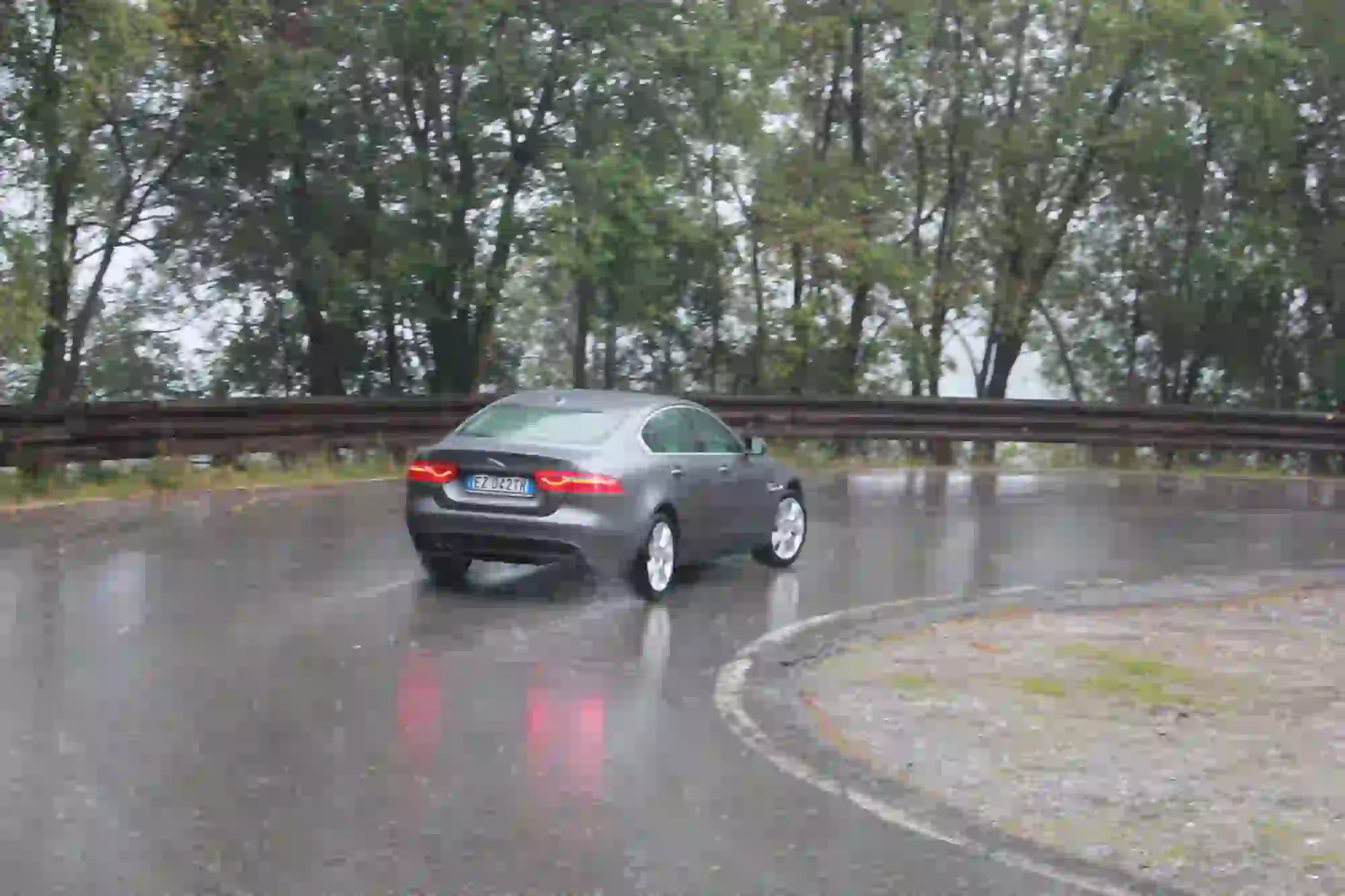 Jaguar XE: prova su strada - 47