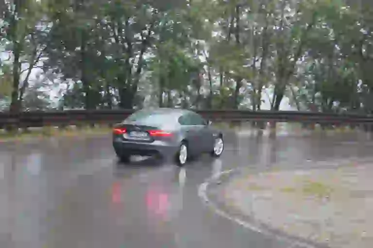 Jaguar XE: prova su strada - 47
