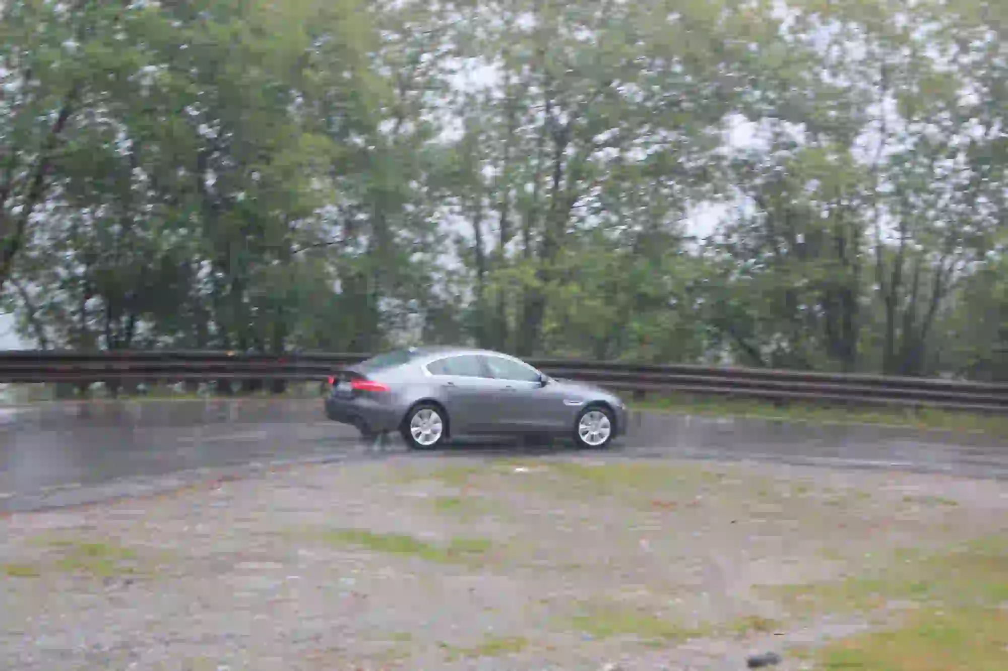 Jaguar XE: prova su strada - 50