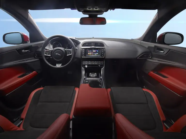 Jaguar XE Salone di Detroit 2015 - 4