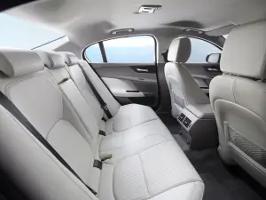 Jaguar XE Salone di Detroit 2015
