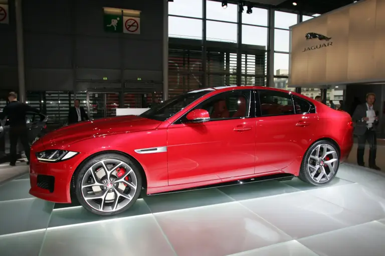 Jaguar XE - Salone di Parigi 2014 - 2