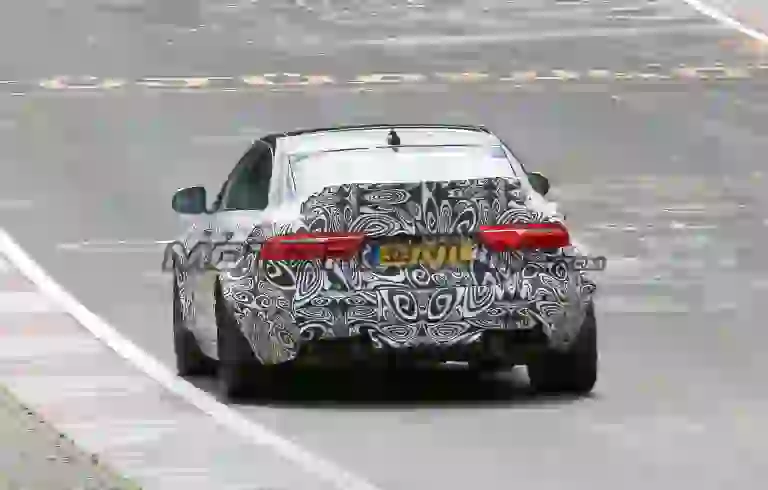 Jaguar XE SV Project 8 - Foto spia 27-06-2017 - 15