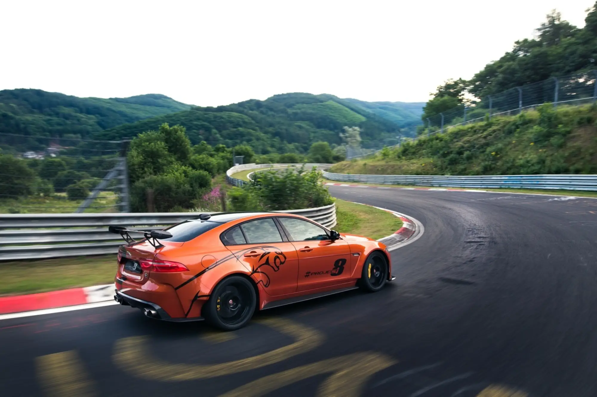 Jaguar XE SV Project 8  - 3