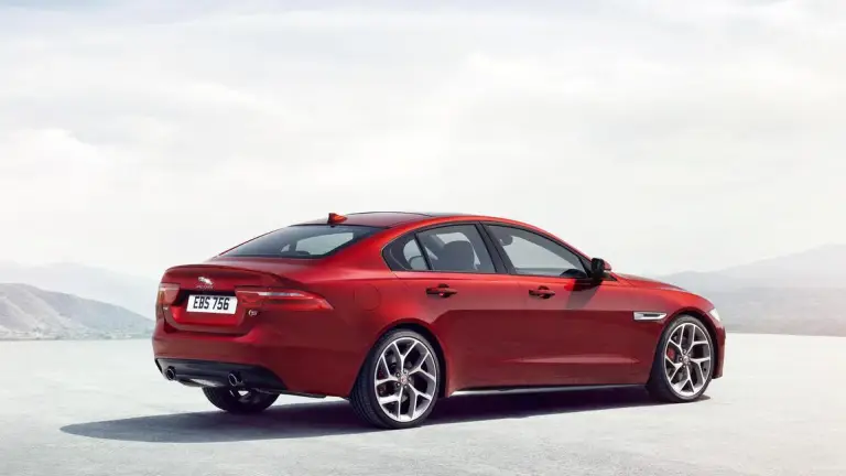 Jaguar XE - World Premiere 2014 - 12