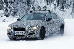 Jaguar XF 2016 - Foto spia 16-01-2015