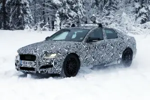 Jaguar XF 2016 - Foto spia 16-01-2015