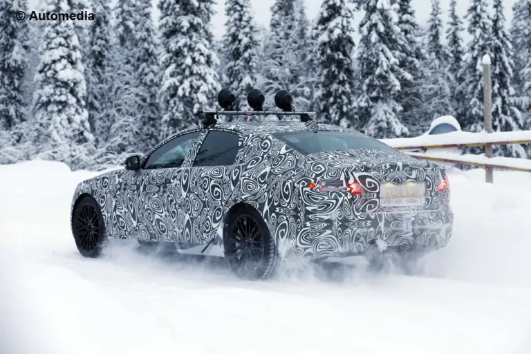 Jaguar XF 2016 - Foto spia 16-01-2015 - 7