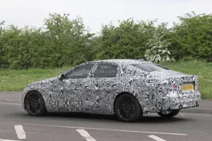 Jaguar XF 2016 - foto spia - 6