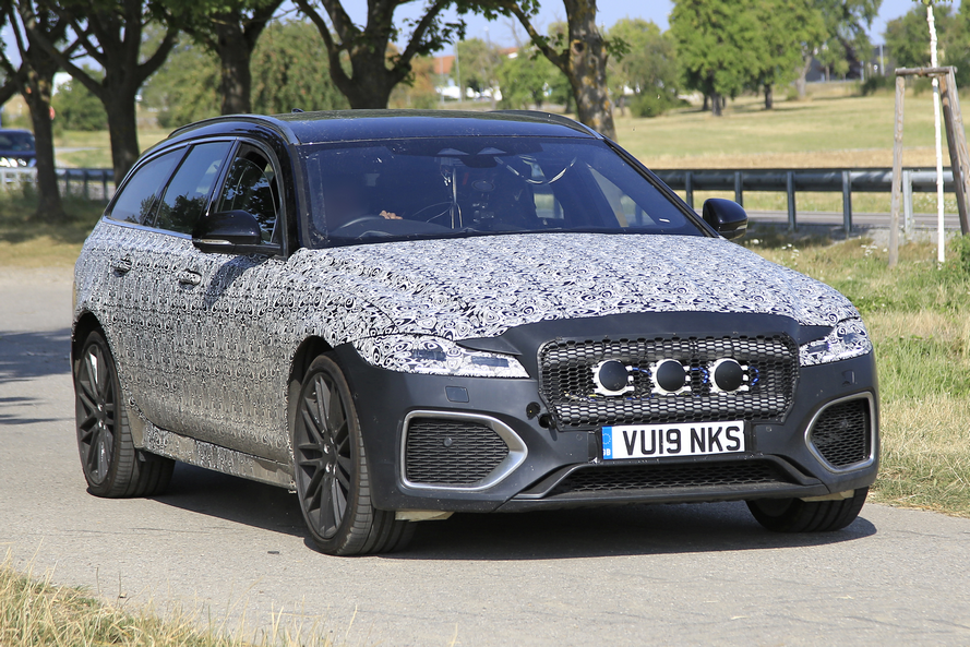 Jaguar XF 2020 - foto spia agosto 