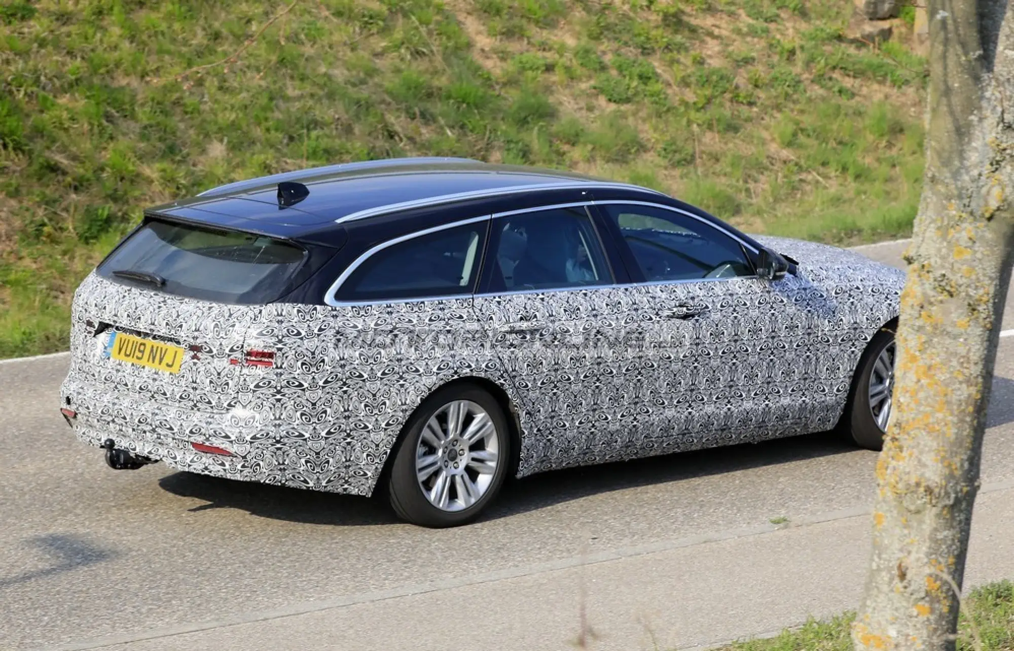 Jaguar XF 2020  - il restyling - 10
