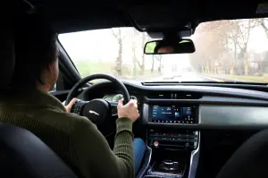 Jaguar XF AWD Prova su Strada 2016