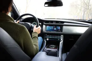 Jaguar XF AWD Prova su Strada 2016