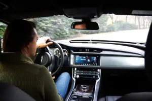 Jaguar XF AWD Prova su Strada 2016