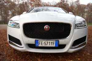 Jaguar XF AWD Prova su Strada 2016