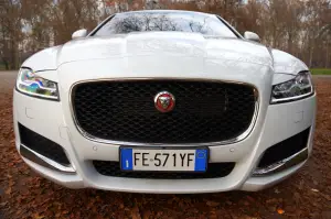 Jaguar XF AWD Prova su Strada 2016