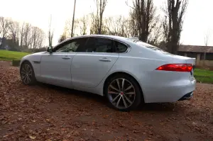 Jaguar XF AWD Prova su Strada 2016 - 29