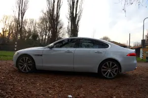 Jaguar XF AWD Prova su Strada 2016
