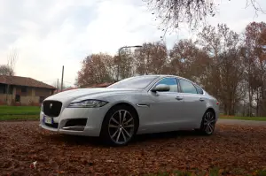 Jaguar XF AWD Prova su Strada 2016