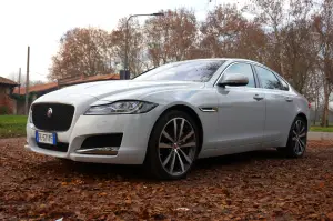 Jaguar XF AWD Prova su Strada 2016