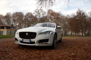 Jaguar XF AWD Prova su Strada 2016