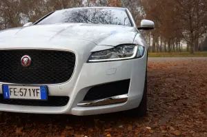Jaguar XF AWD Prova su Strada 2016