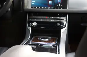 Jaguar XF AWD Prova su Strada 2016