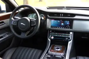 Jaguar XF AWD Prova su Strada 2016