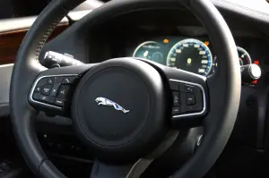 Jaguar XF AWD Prova su Strada 2016
