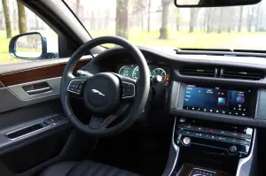 Jaguar XF AWD Prova su Strada 2016
