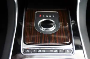 Jaguar XF AWD Prova su Strada 2016