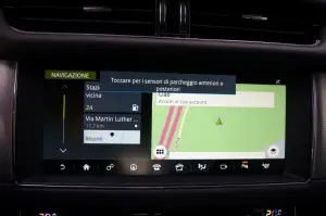 Jaguar XF AWD Prova su Strada 2016
