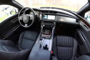 Jaguar XF AWD Prova su Strada 2016