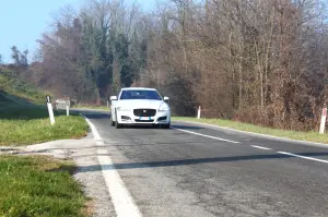 Jaguar XF AWD Prova su Strada 2016