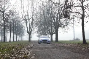 Jaguar XF AWD Prova su Strada 2016